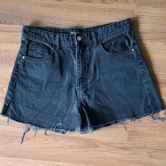 Sz 10 Zara black zip up  women's high rise cutoff denim shorts - Picture 1 of 5